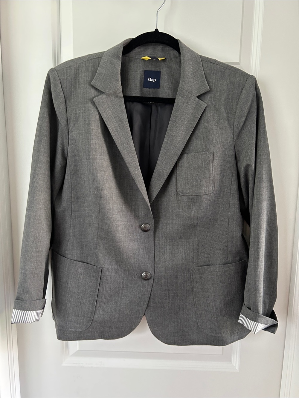 Gap women’s gray size 10 like new Two-Button Blazer